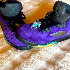 Jordan 5 retro where have to me not my size so decided to sell.